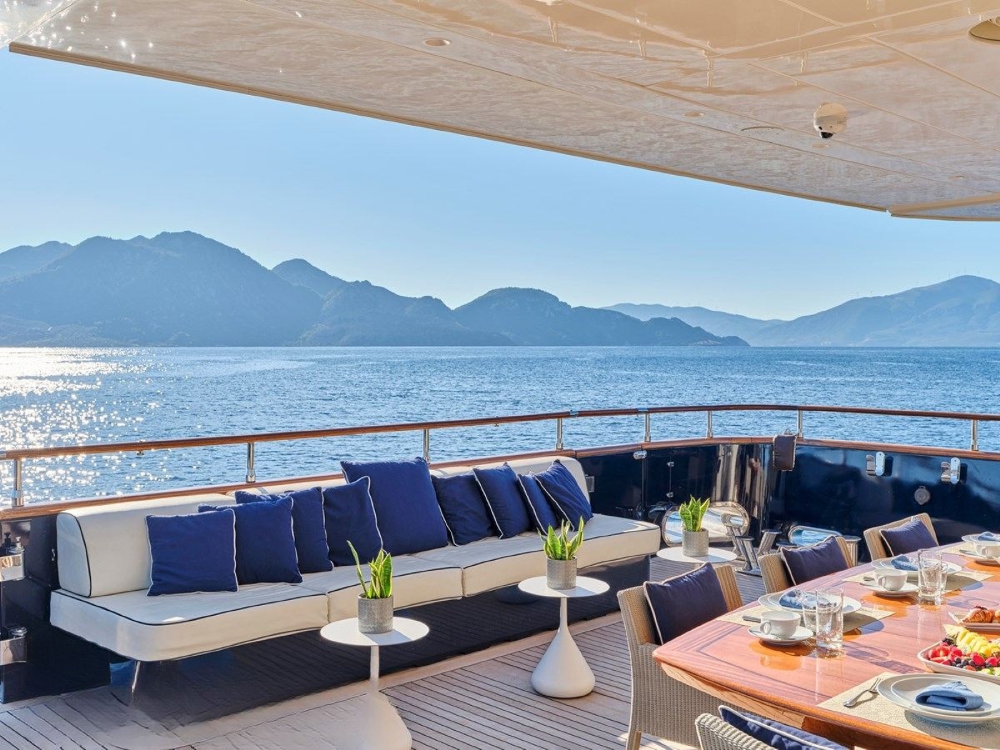 exterior relaxation  with dining area .jpg