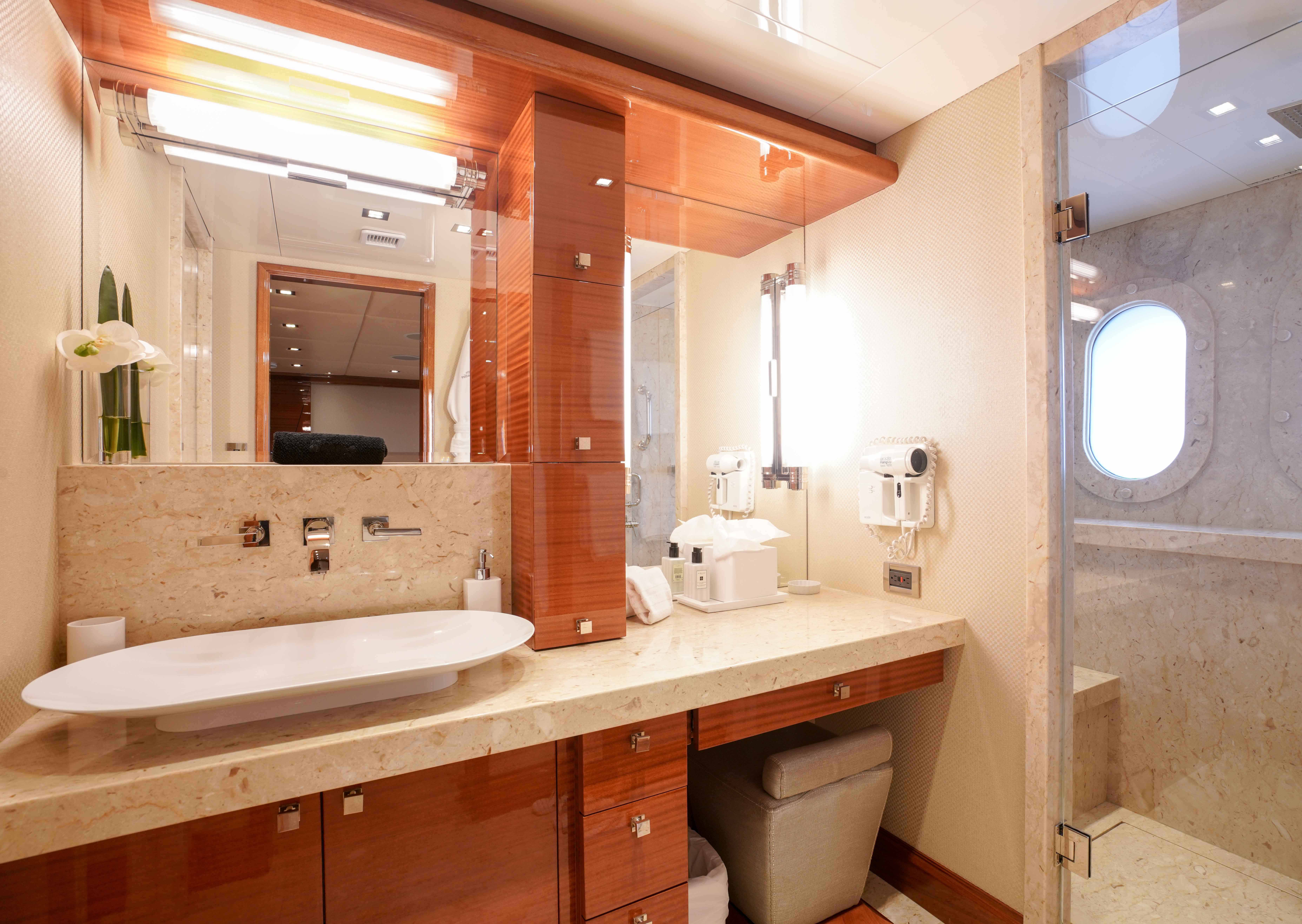guest bathroom.jpg