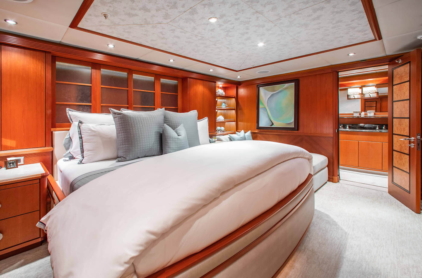 guest cabin - king.jpg