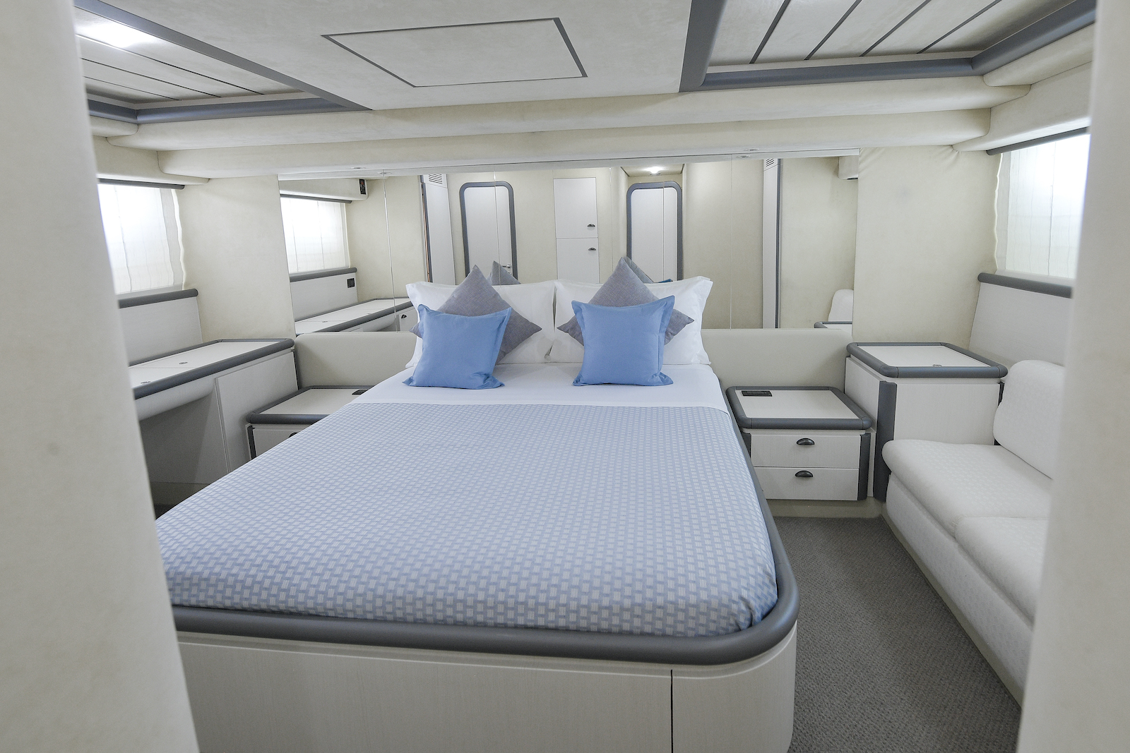 guest cabin double.jpg