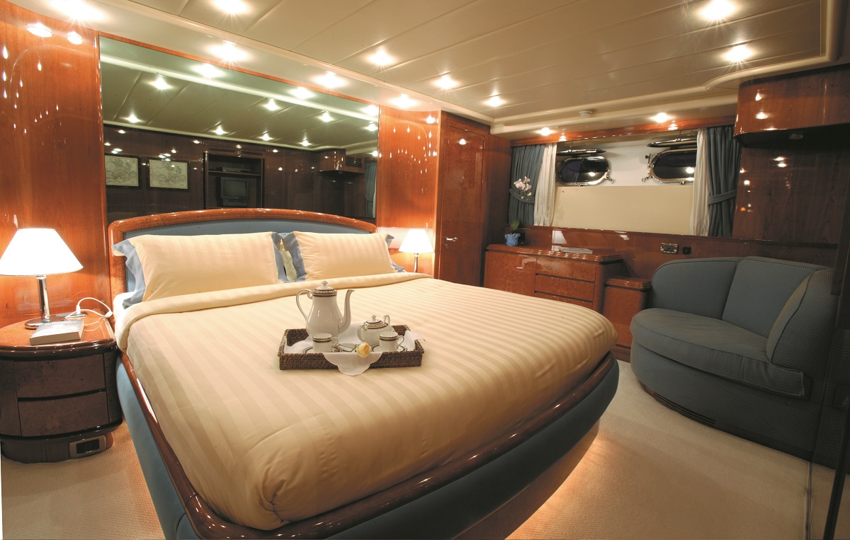 large double with sofa.jpg