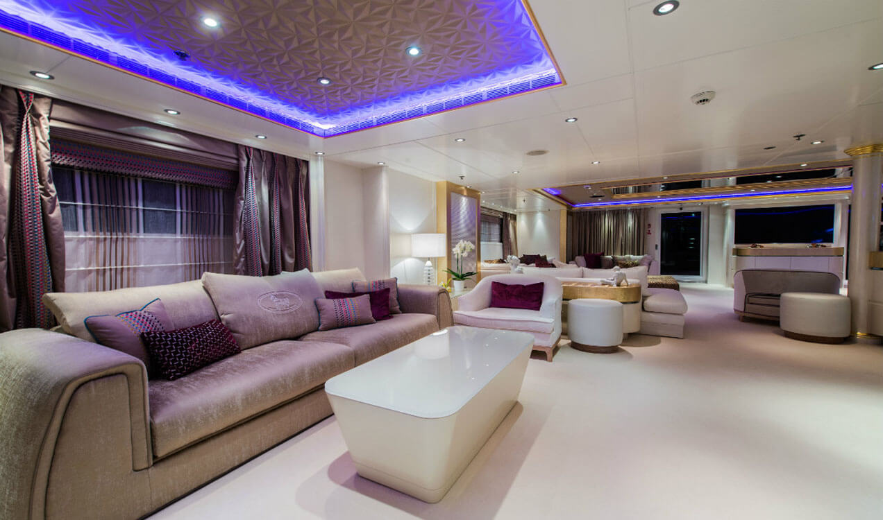luxurious salon.jpg