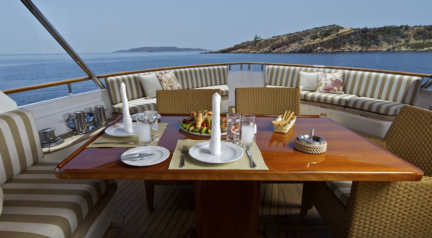 outdoor alfresco .jpg