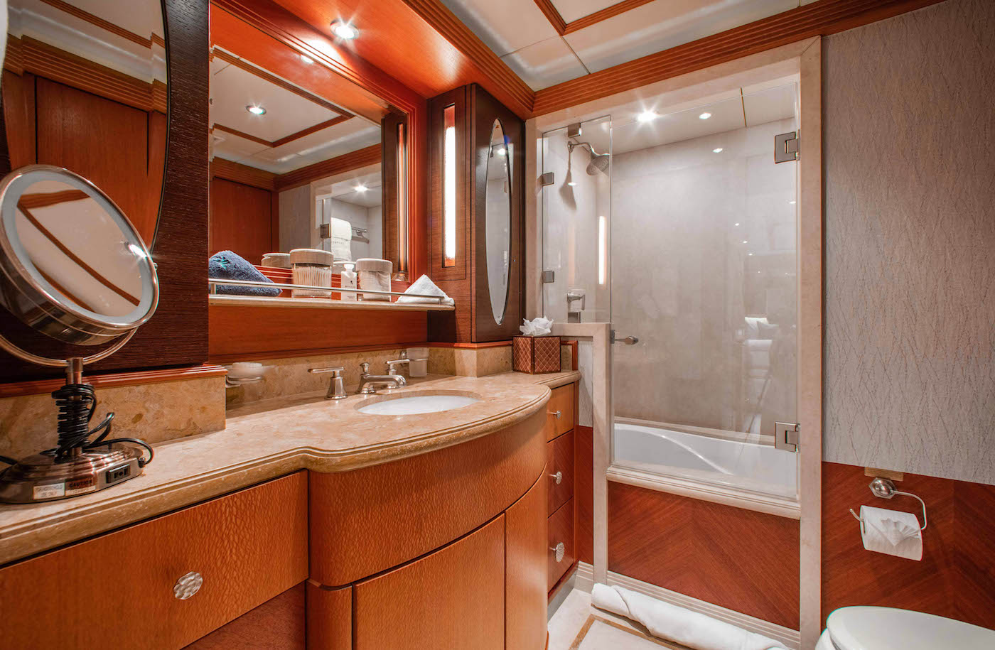 twin bathroom .jpg