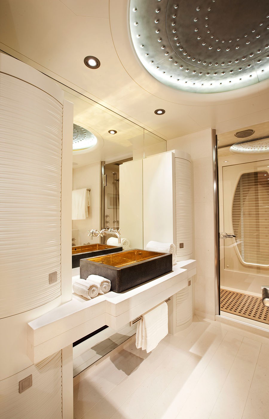 twin cabin ensuite.jpg