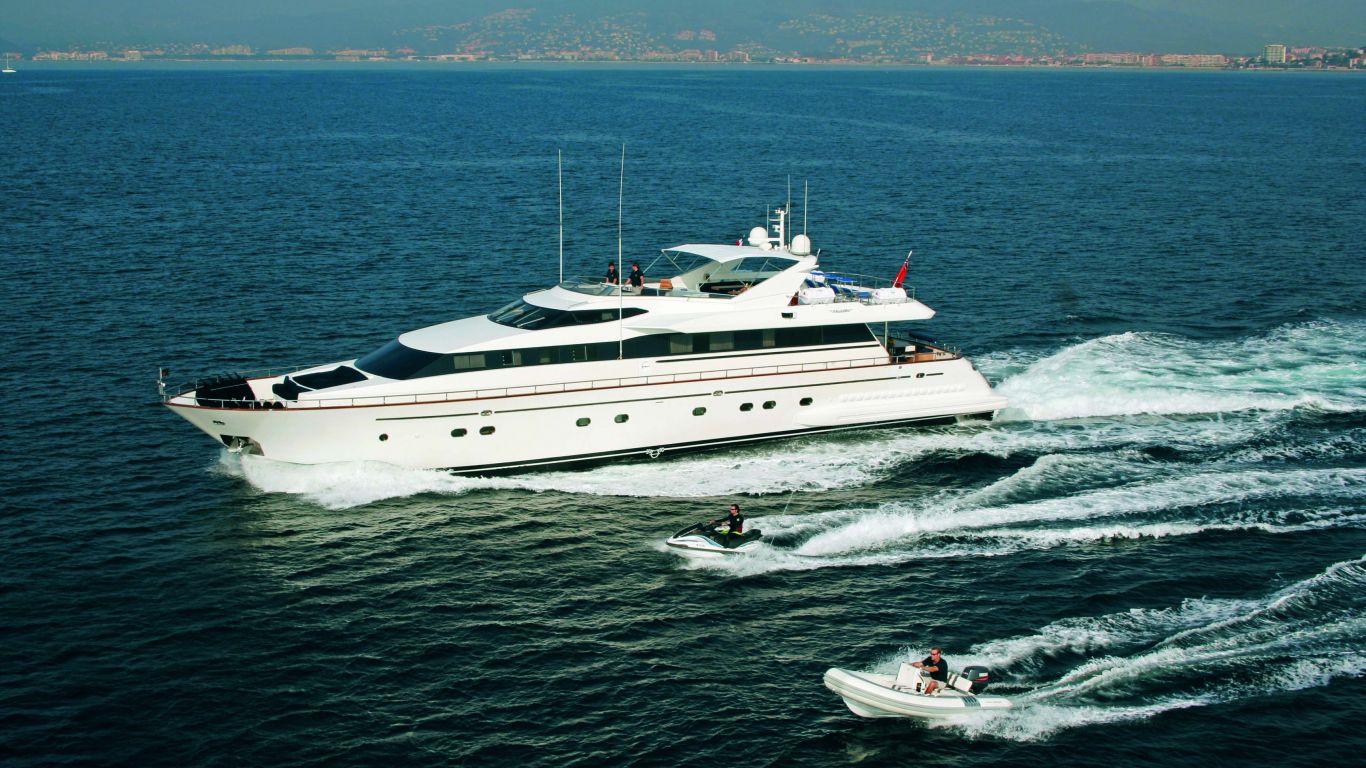 underway with tender.jpg