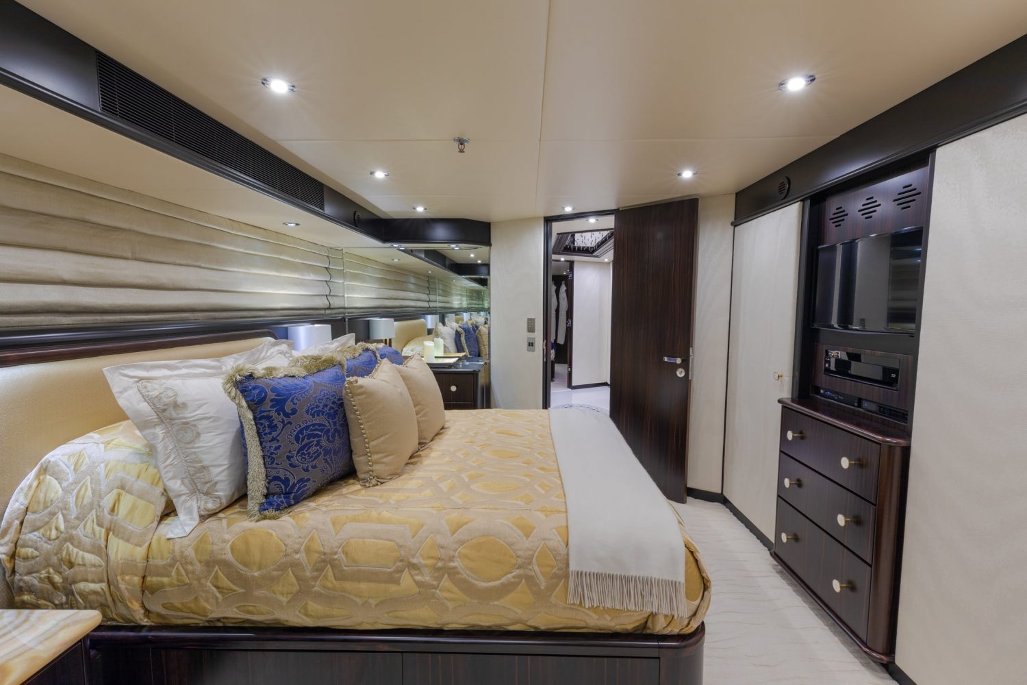  Guest Stateroom (4).jpg