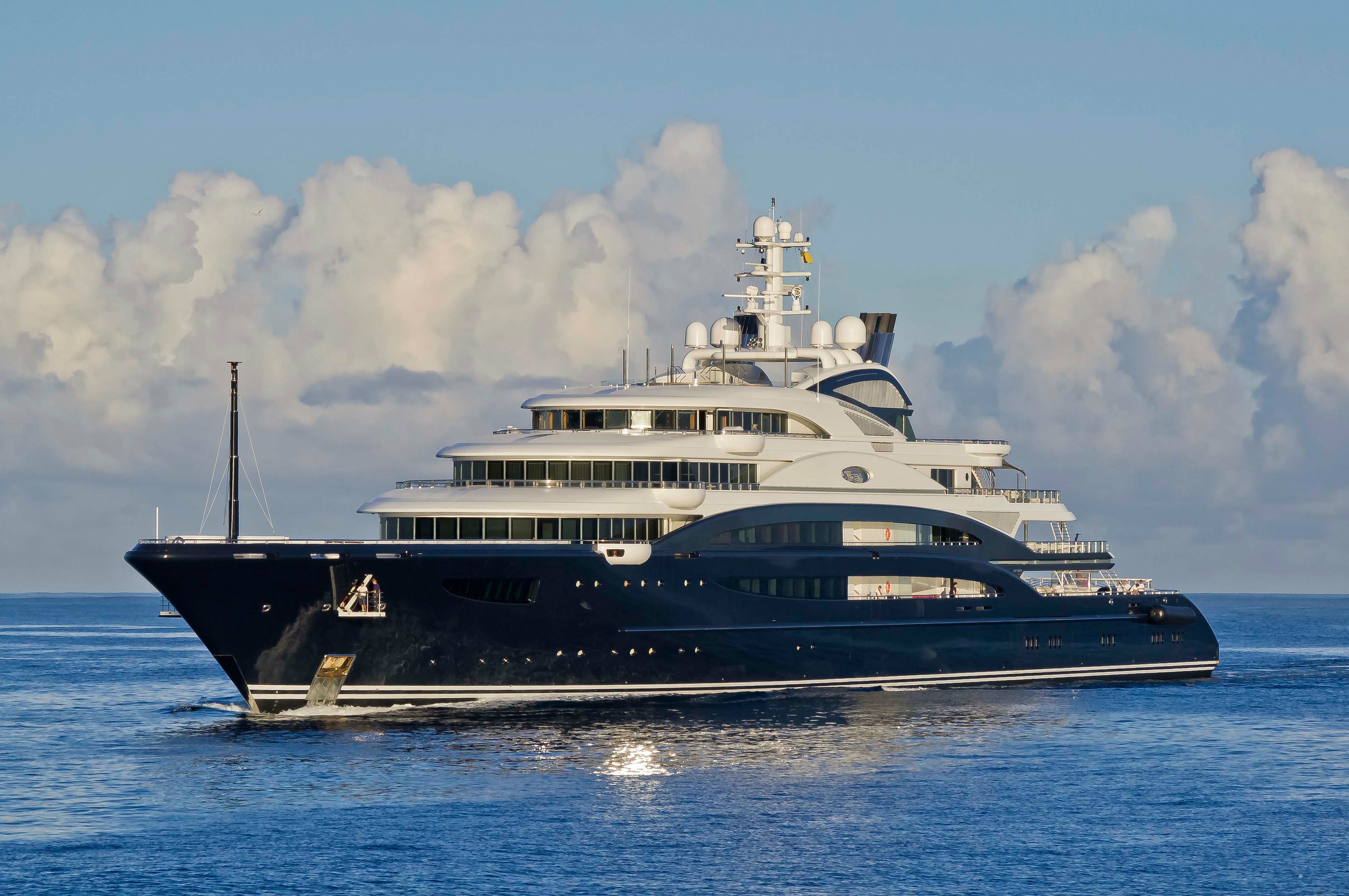 [133m-Yacht-SERENE]-6298-187.jpg