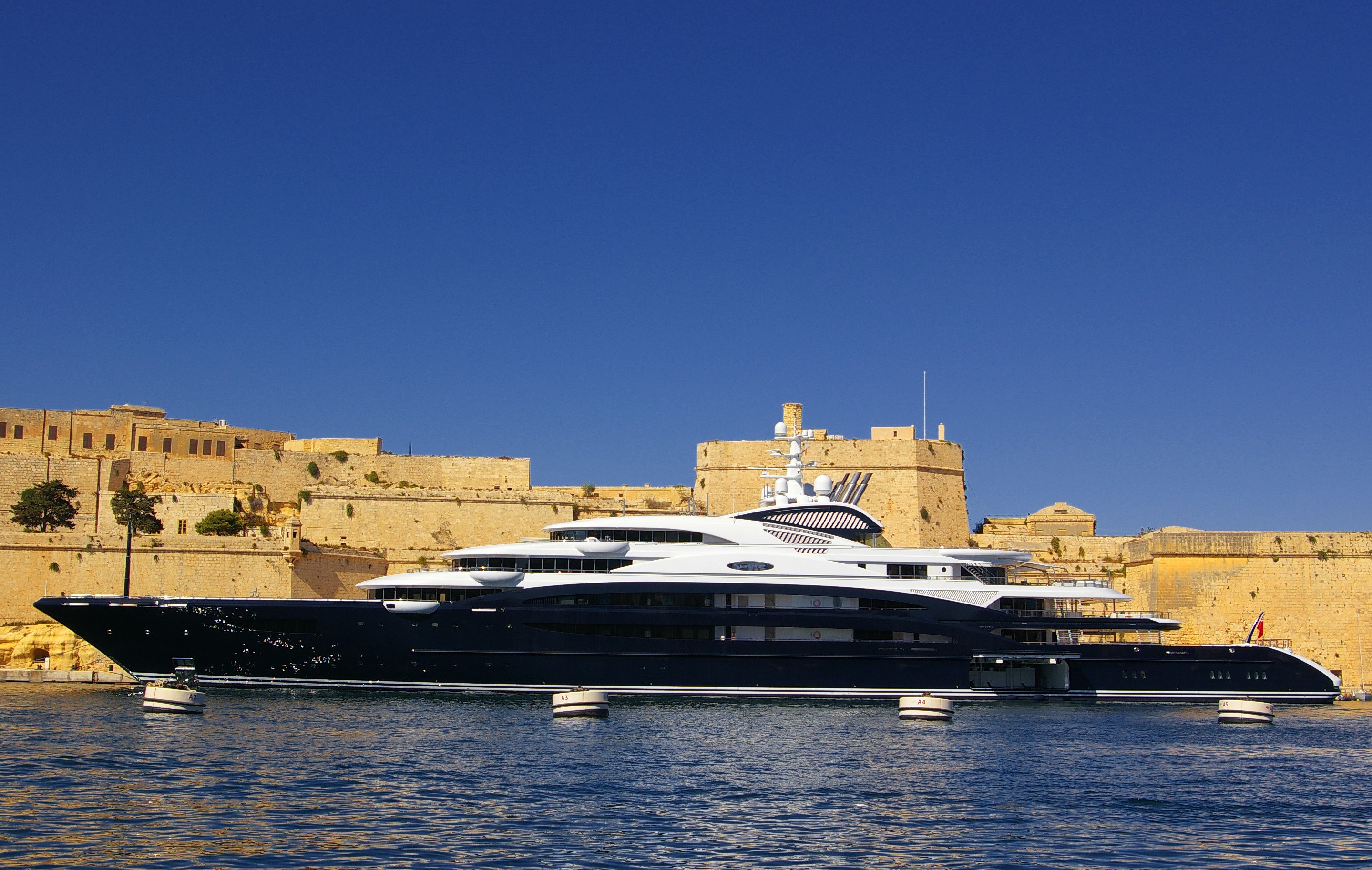 [133m-Yacht-SERENE]-6298-92.jpg