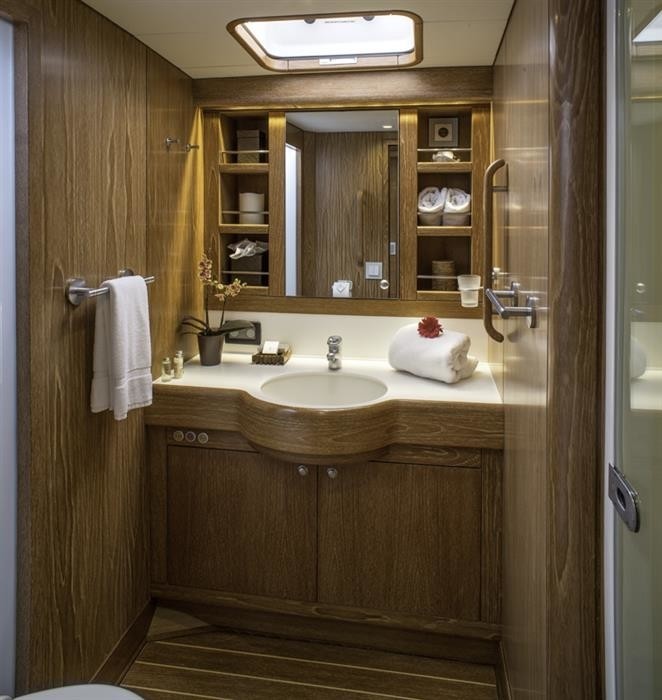 [24m-Yacht-CLEVELANDER]-6176-24.jpg