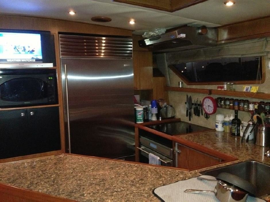 [25m-Yacht-CAPTIVATOR]-6857-125.jpg