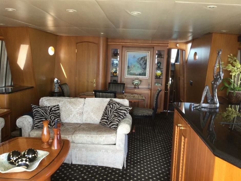 [25m-Yacht-CAPTIVATOR]-6857-41.jpg