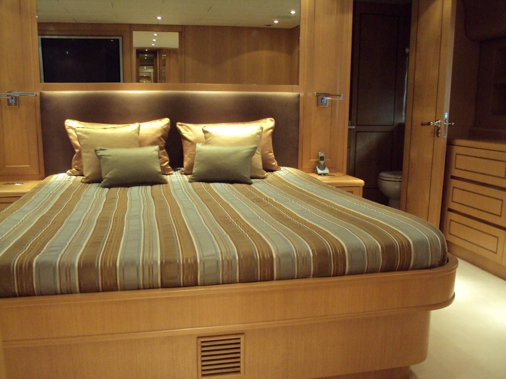[27m-Yacht-HARD-WORK-II]-6824-26.jpg