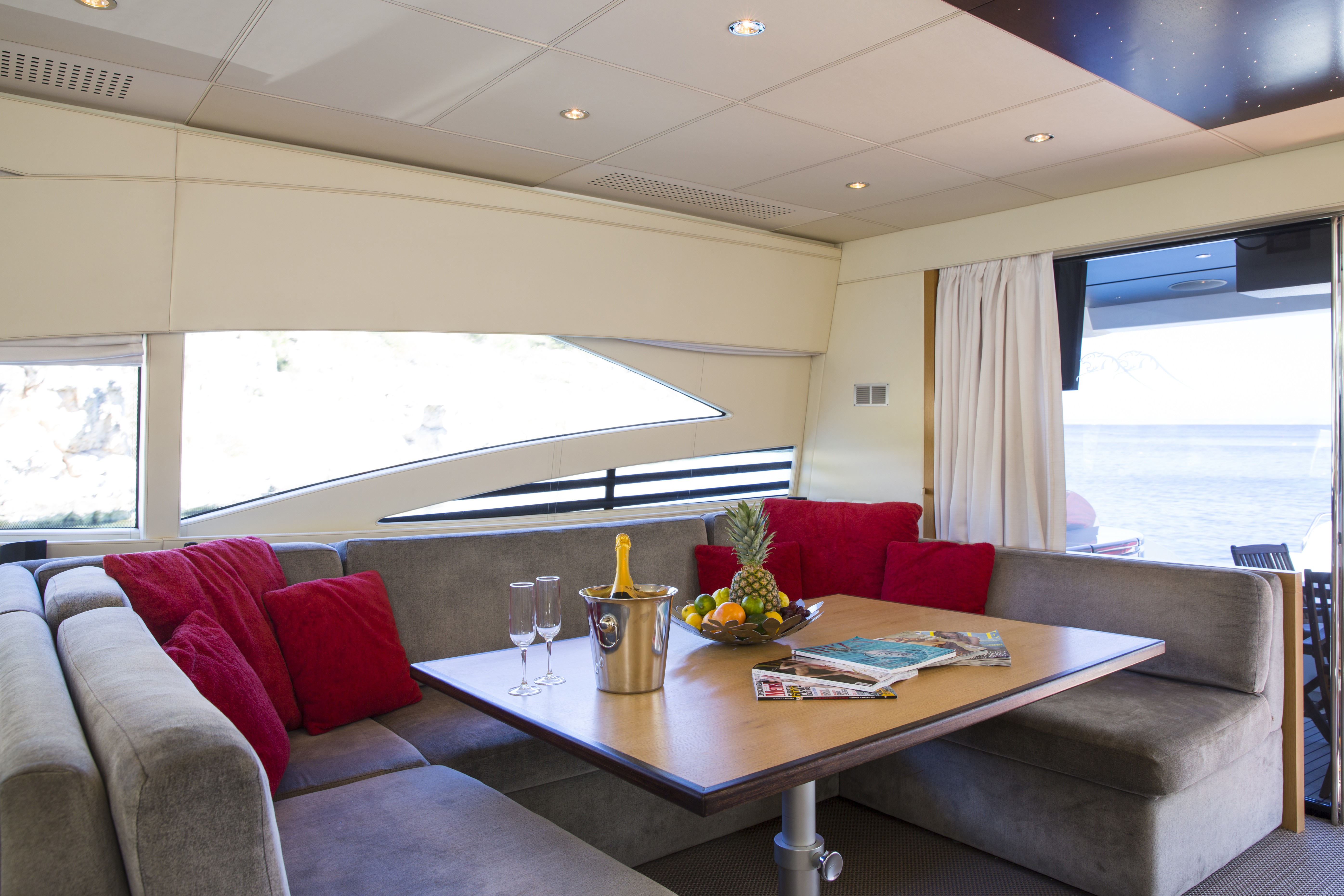 [27m-Yacht-TIGER-LILY-OF-LONDON]-6701-101.jpg
