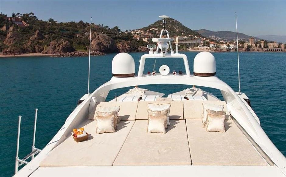 [28m-Yacht-BEAR-MARKET]-6812-88.jpg