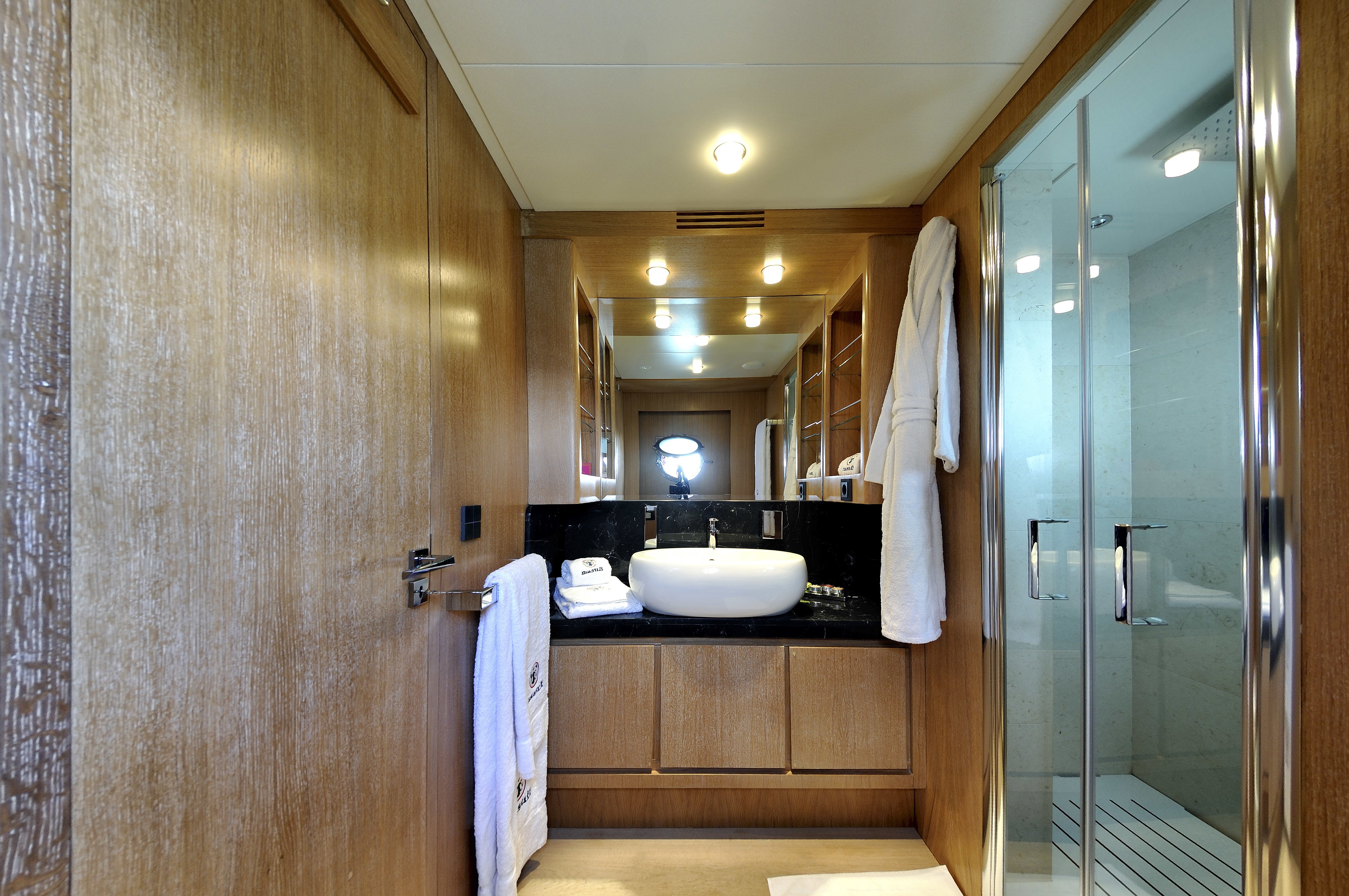 [29m-Yacht-MASTIFF]-6902-101.jpg