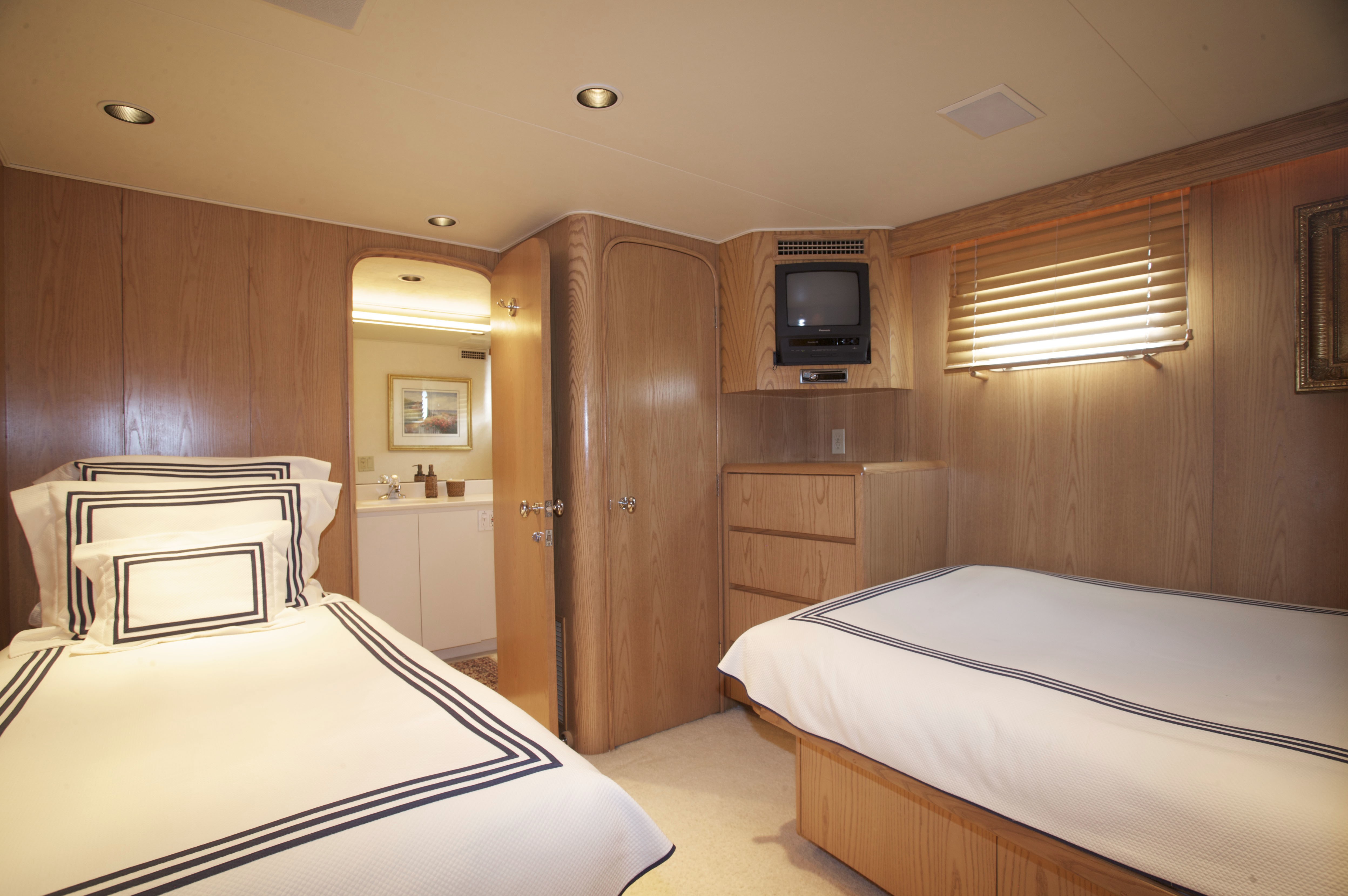 [32m-Yacht-FREE-BIRD]-6659-111.jpg