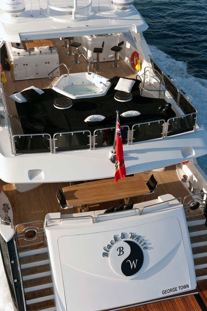 [34m-Yacht-BLACK-AND-WHITE]-6122-128.jpg