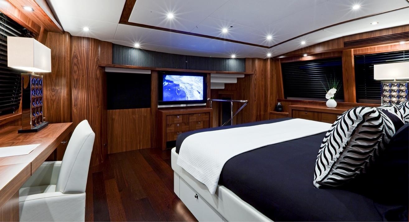 [34m-Yacht-BLACK-AND-WHITE]-6122-174.jpg