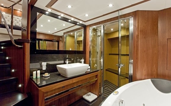 [34m-Yacht-BLACK-AND-WHITE]-6122-98.jpg
