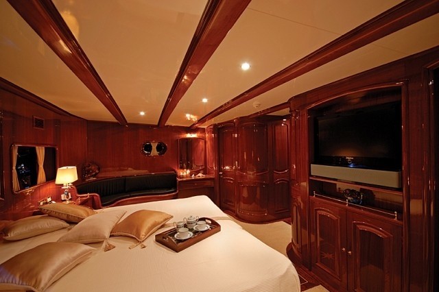 [34m-Yacht-BLUE-EYES]-6795-53.jpg