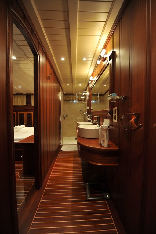 [34m-Yacht-PRINCESS-KARIA-II]-6794-101.jpg