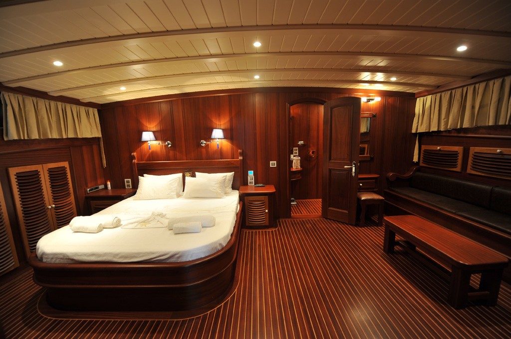 [34m-Yacht-PRINCESS-KARIA-II]-6794-106.jpg