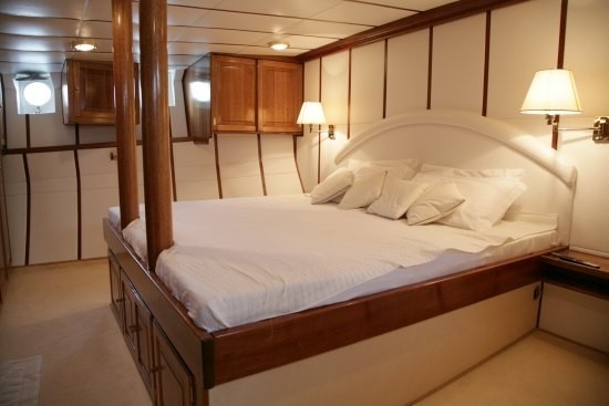 [35m-Yacht-BUENA-CHICA]-6596-111.jpg