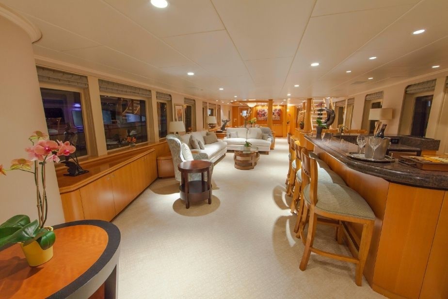 [37m-Yacht-LOOSE-ENDS]-6204-129.jpg