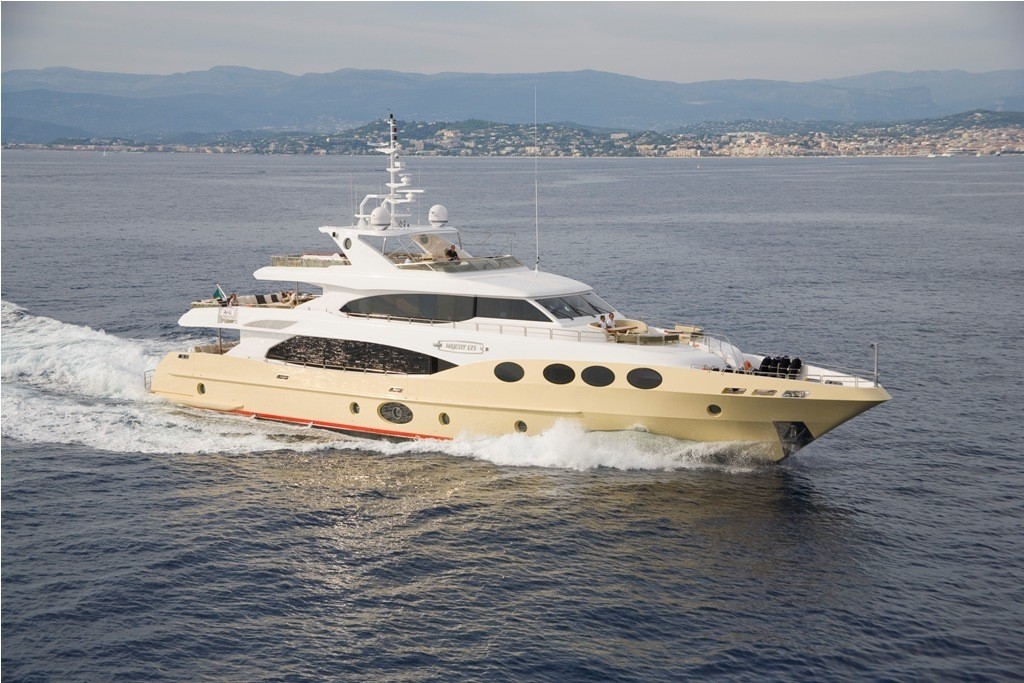 [38m-Yacht-GRENADINES-III]-6119-11.jpg