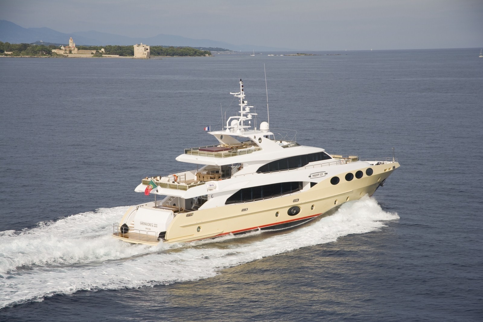 [38m-Yacht-GRENADINES-III]-6119-152.jpg