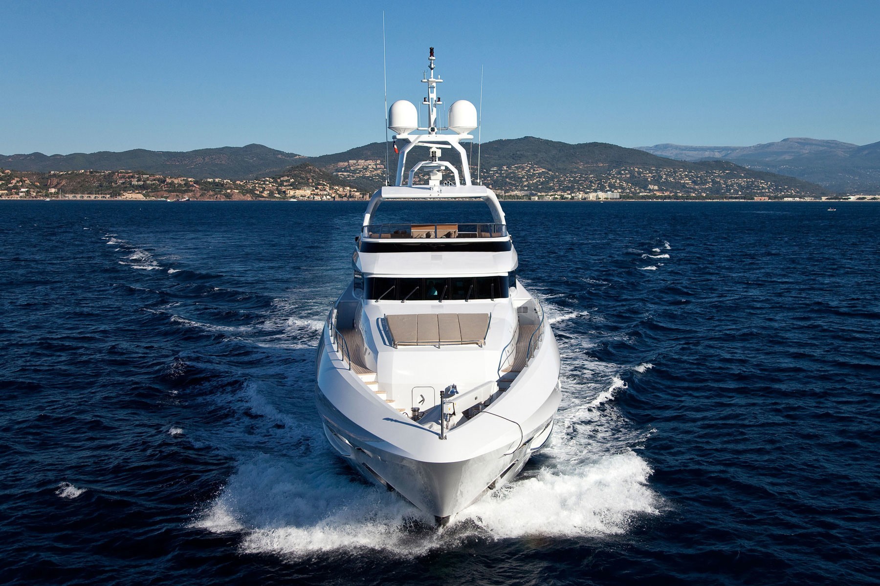 [40m-Yacht-MANIFIQ]-6421-114.jpg