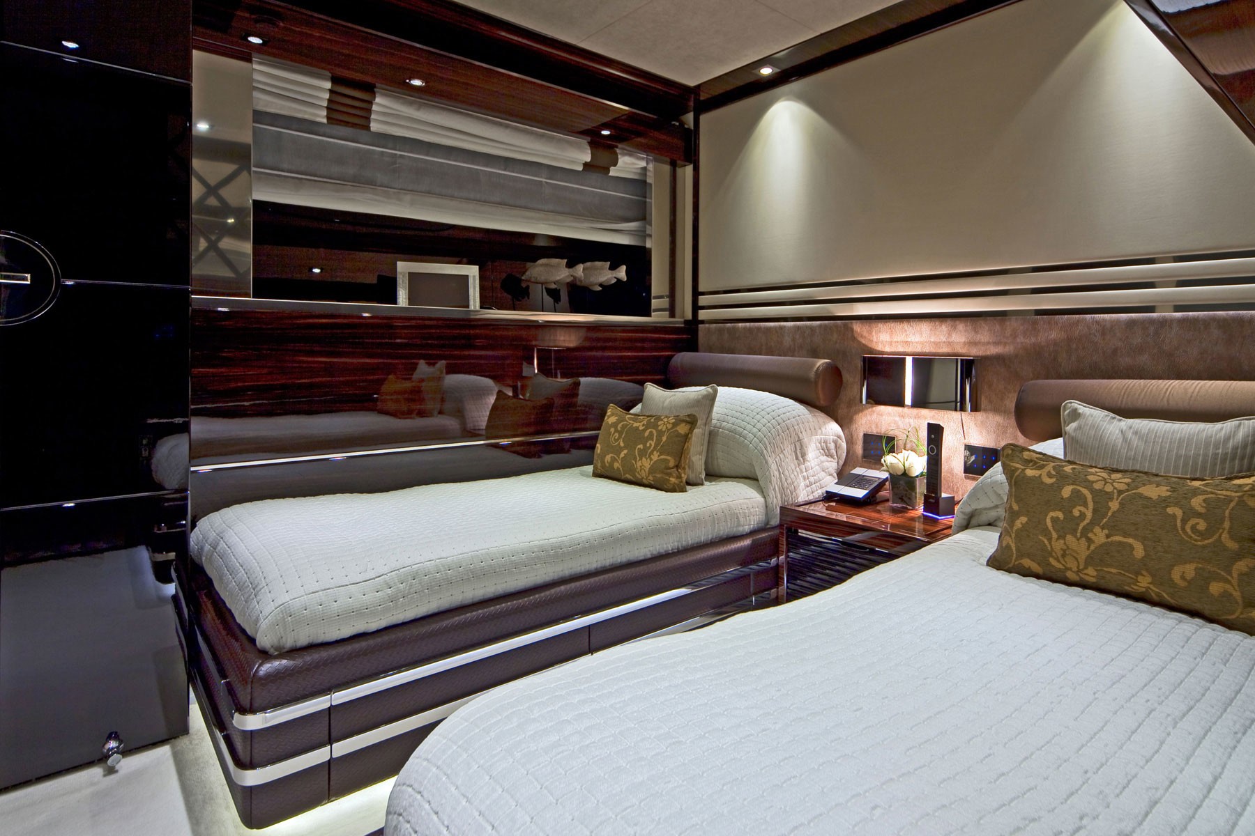 [40m-Yacht-MANIFIQ]-6421-162.jpg