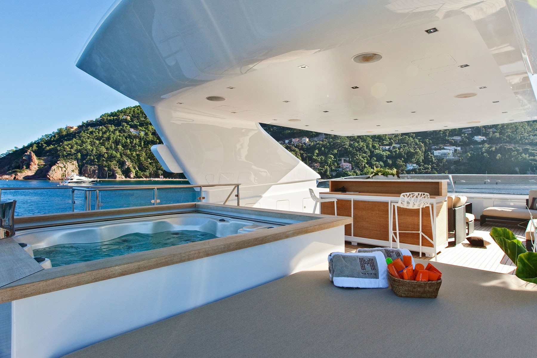 [40m-Yacht-MANIFIQ]-6421-168.jpg