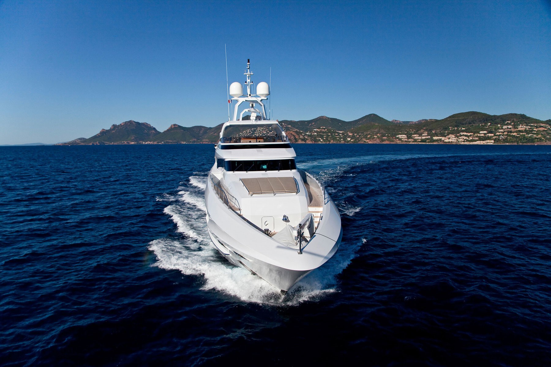 [40m-Yacht-MANIFIQ]-6421-170.jpg