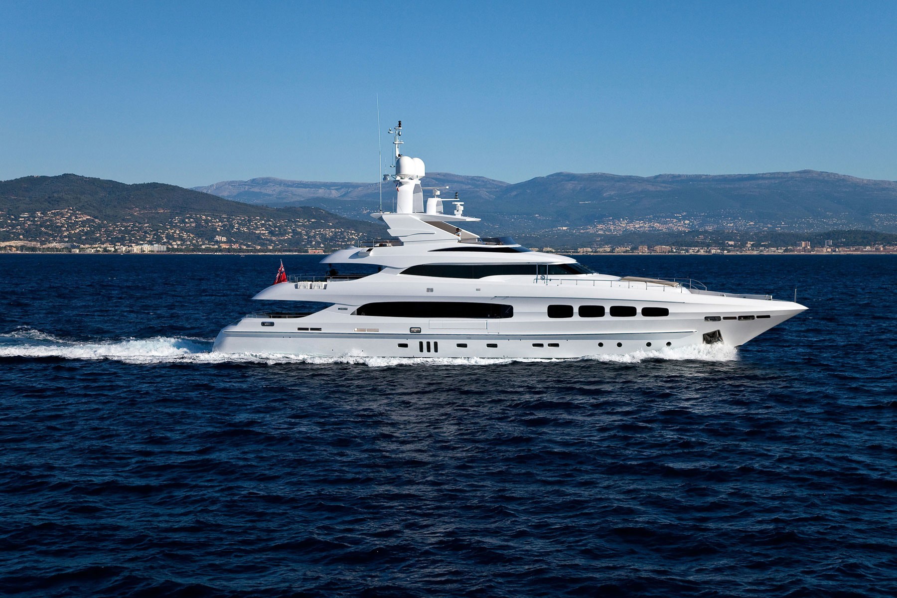 [40m-Yacht-MANIFIQ]-6421-189.jpg