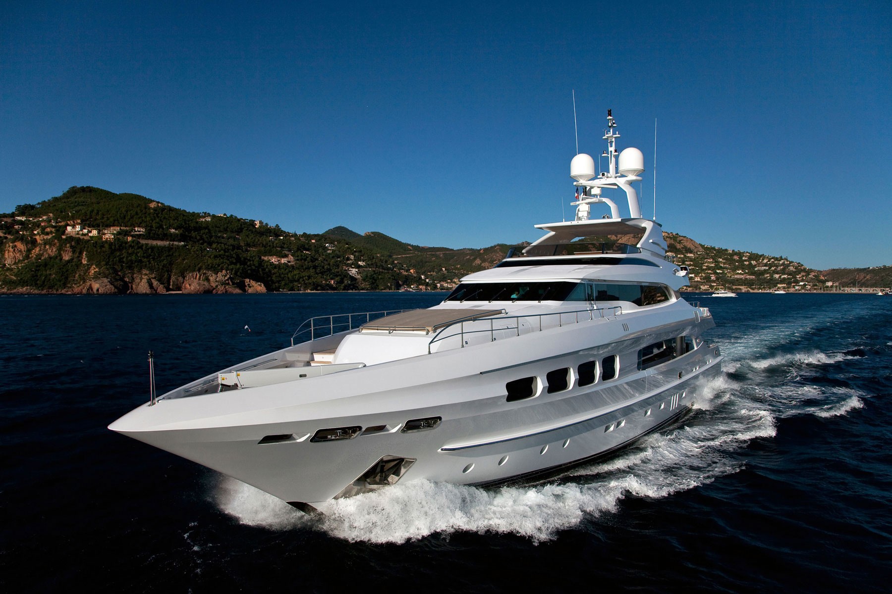 [40m-Yacht-MANIFIQ]-6421-193.jpg