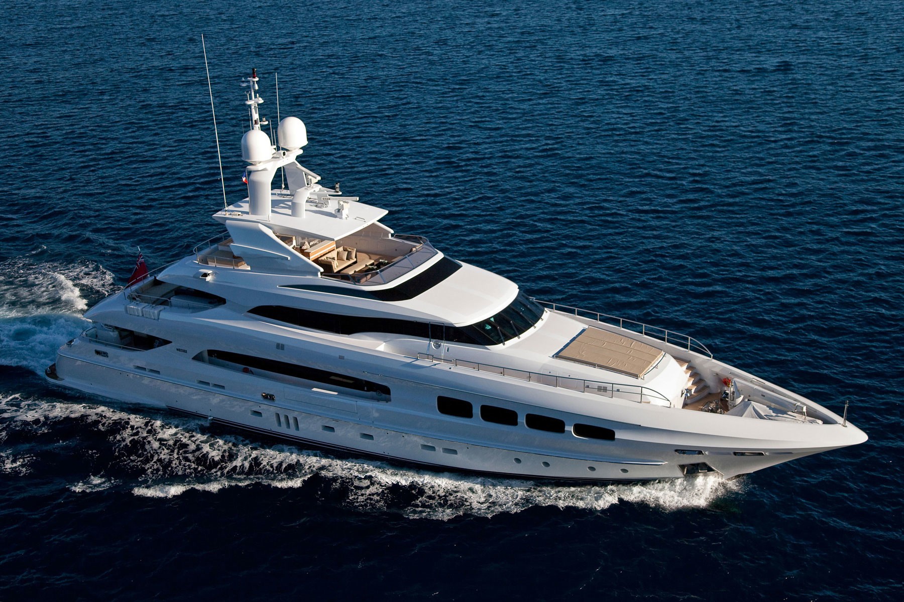 [40m-Yacht-MANIFIQ]-6421-196.jpg