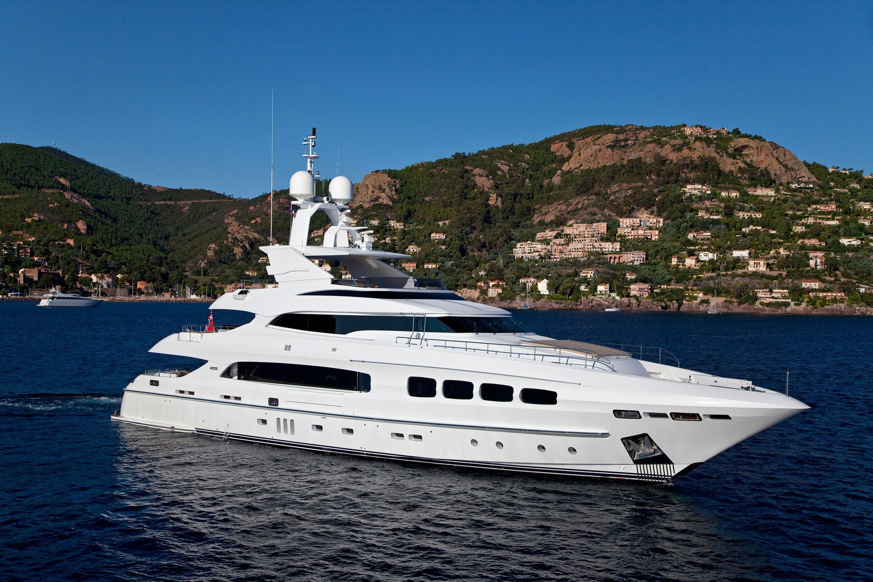 [40m-Yacht-MANIFIQ]-6421-218.jpg