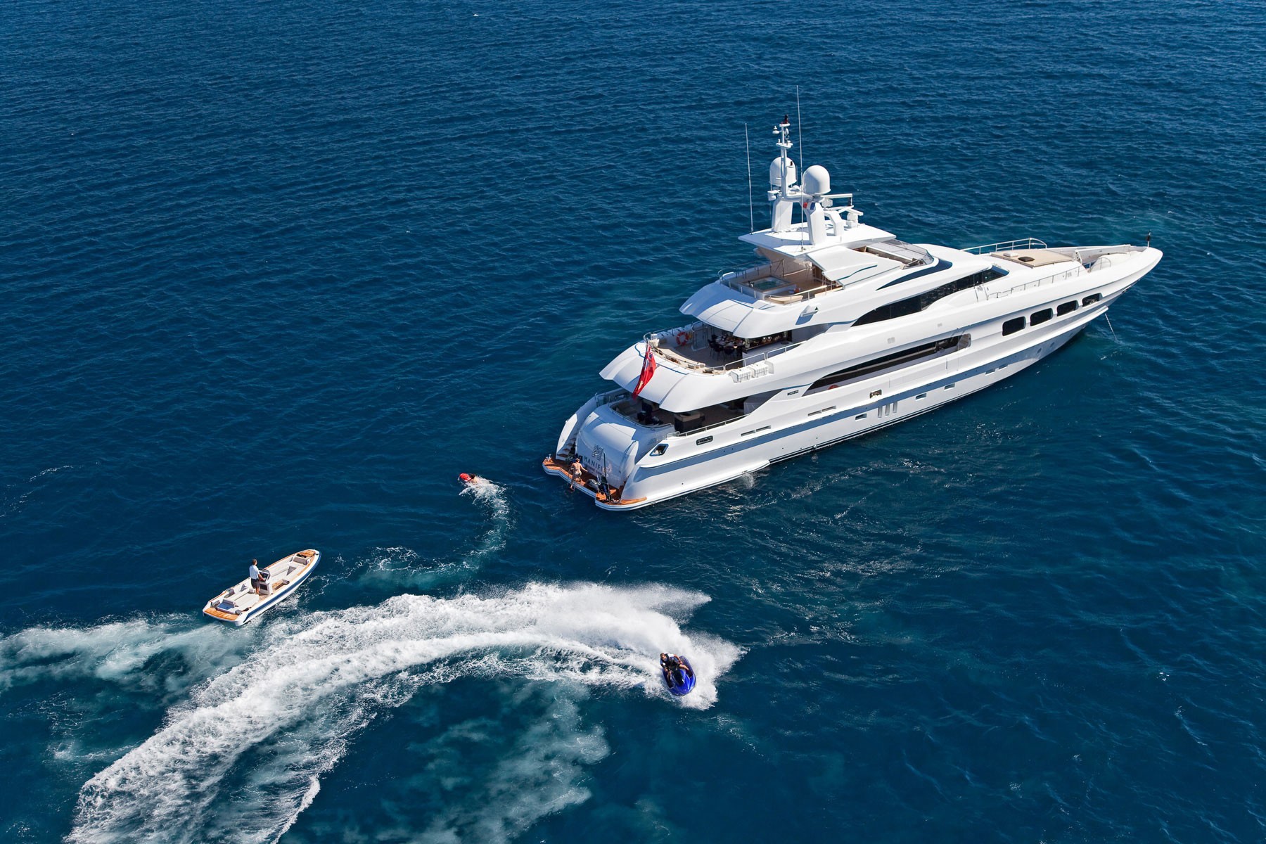 [40m-Yacht-MANIFIQ]-6421-49.jpg