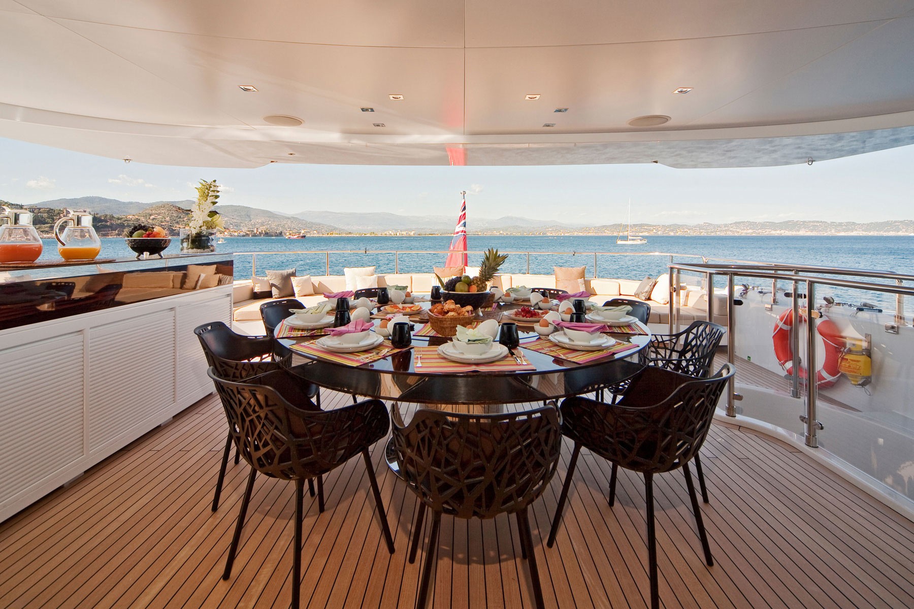 [40m-Yacht-MANIFIQ]-6421-82.jpg