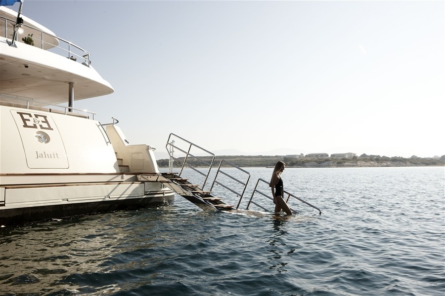 [42m-Yacht-E-AMPAMP-E]-6310-174.jpg