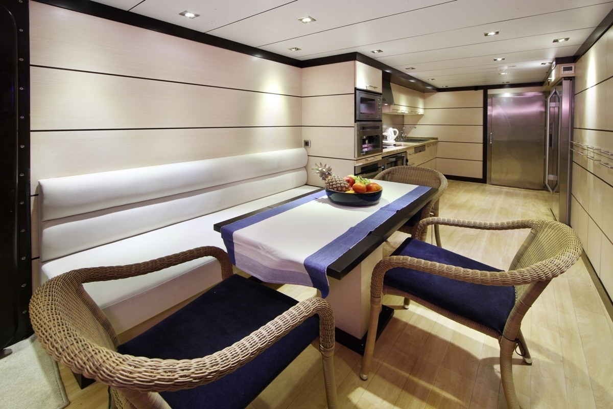 [42m-Yacht-PERLA-DEL-MARE]-6179-27.jpg