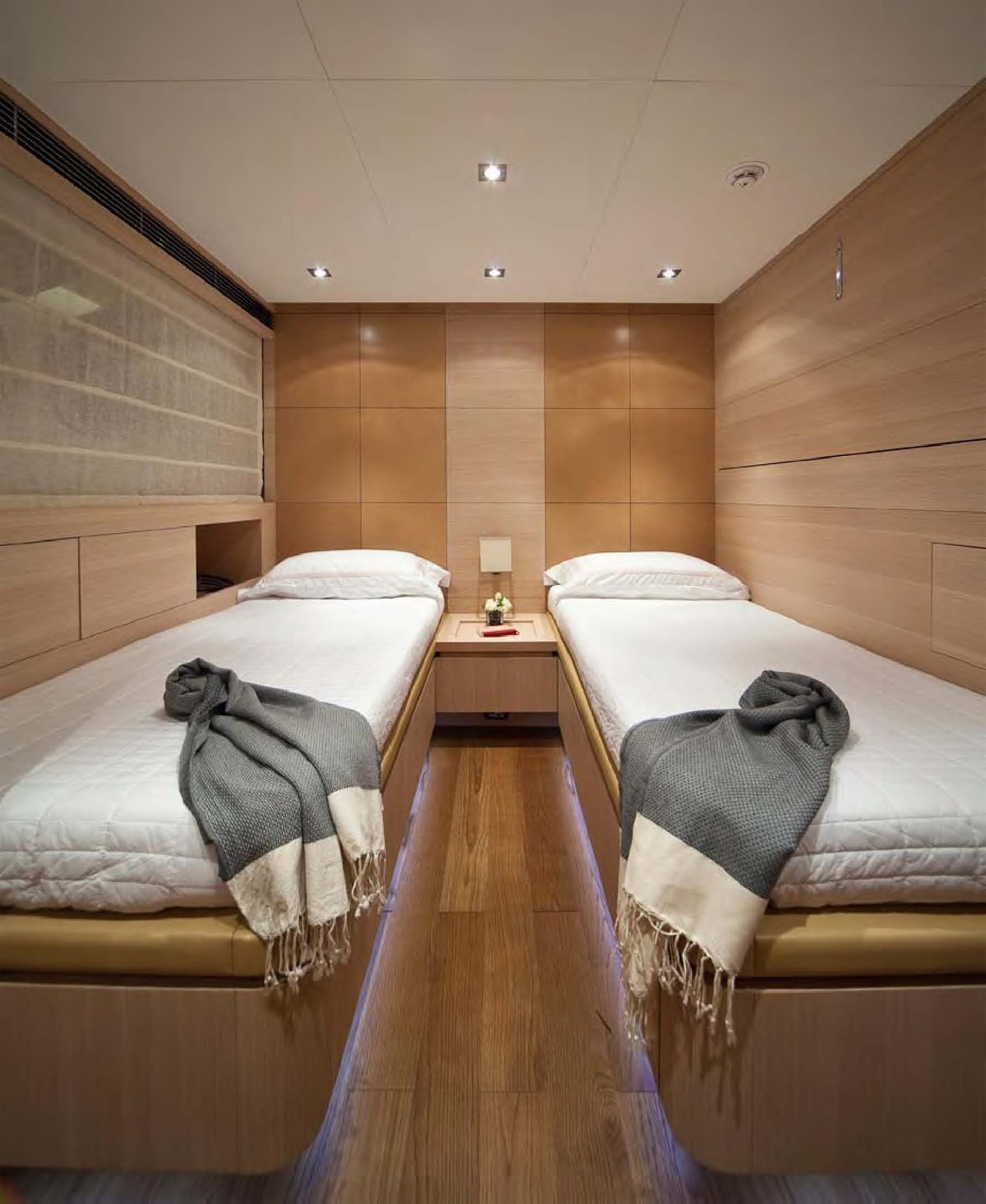 [44m-Yacht-FAN-TOO]-6061-169.jpg