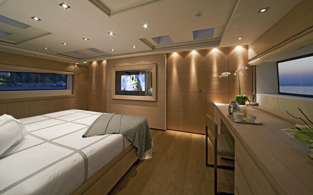 [44m-Yacht-FAN-TOO]-6061-42.jpg