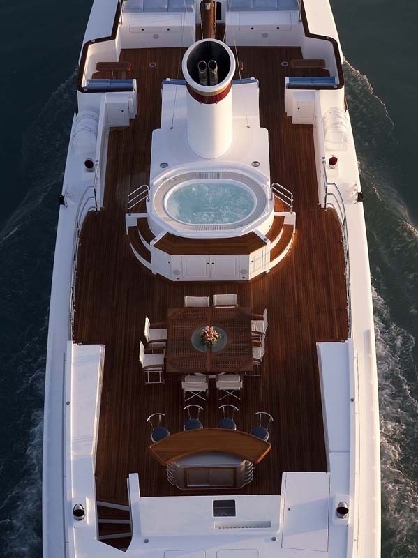 [46m-Yacht-SYCARA-IV]-6219-27.jpg