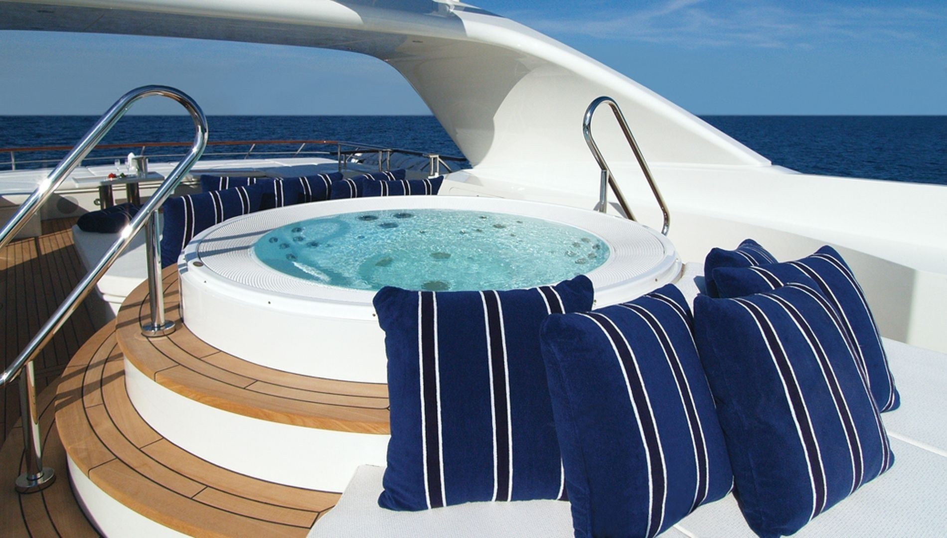 [47m-Yacht-LADY-DEE]-6287-158.jpg