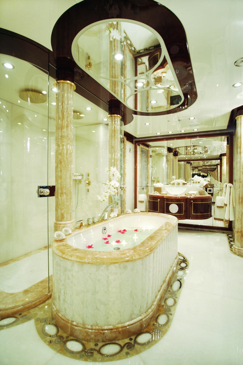 [61m-Yacht-DIAMONDS-ARE-FOREVER]-6527-45.jpg