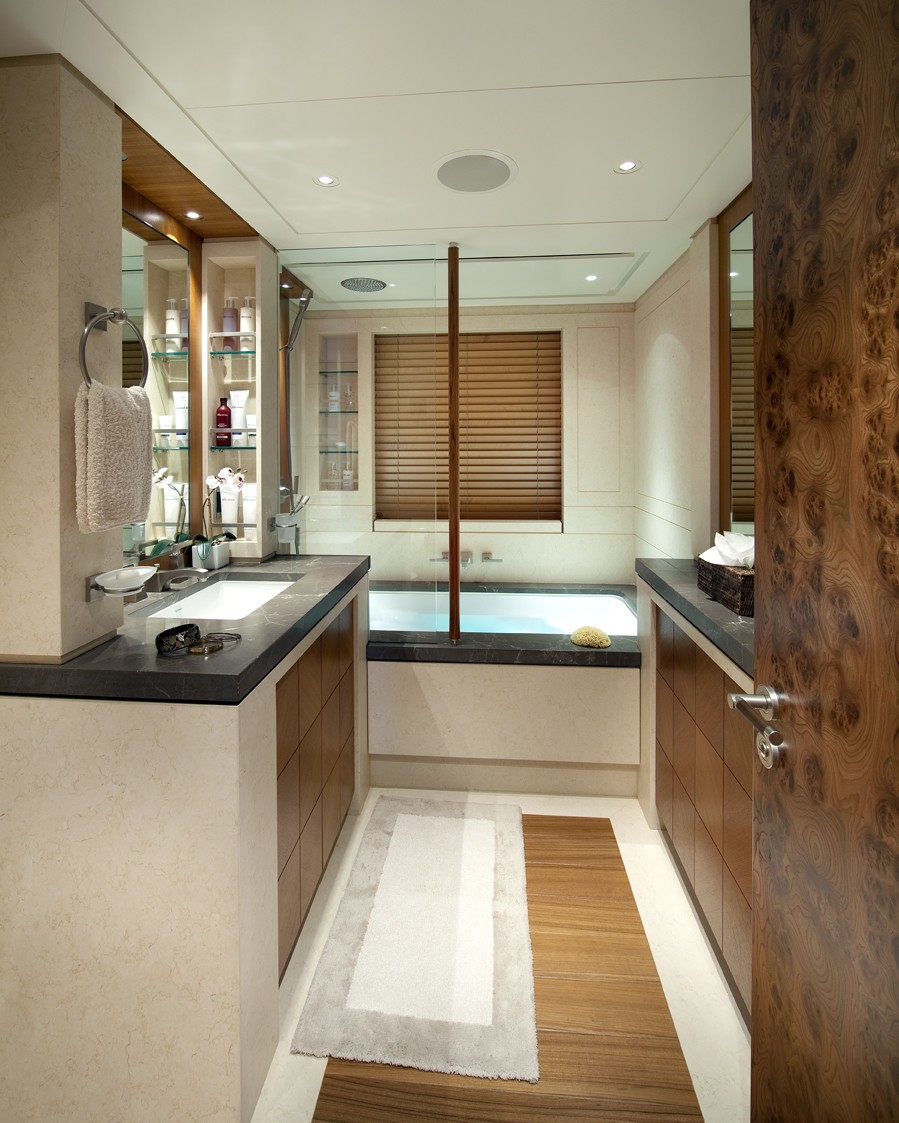 [63m-Yacht-LADY-BRITT]-6132-97.jpg