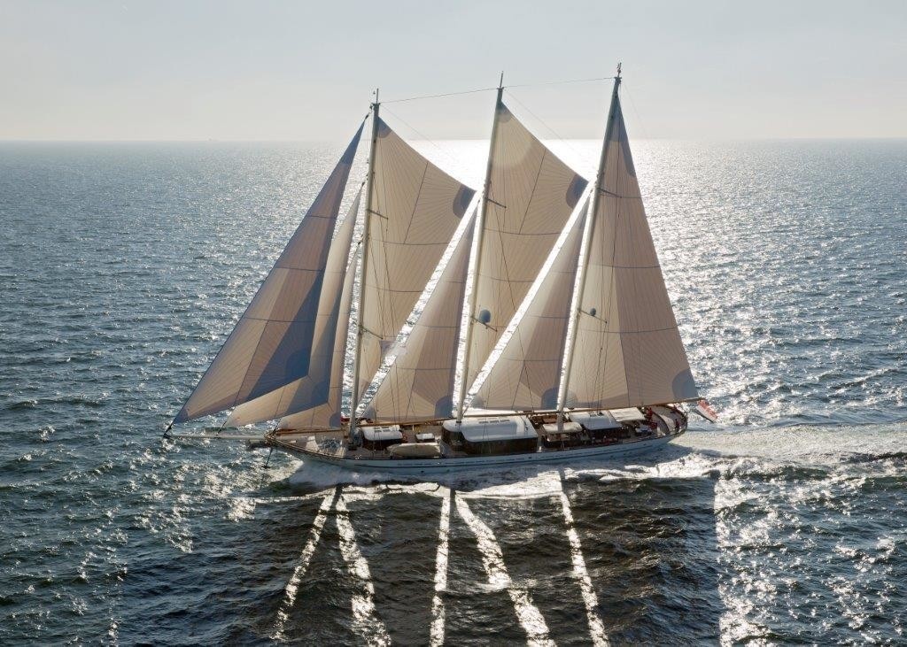 [64m-Yacht-MIKHAIL-S-VORONTSOV]-6335-21.jpg